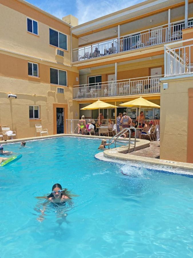 Page Terrace Beachfront Hotel Сант Пит Бич Экстерьер фото